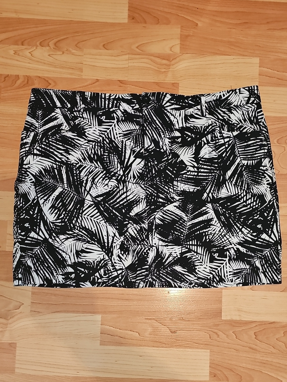 Black & White Palm-Print Mini Skort